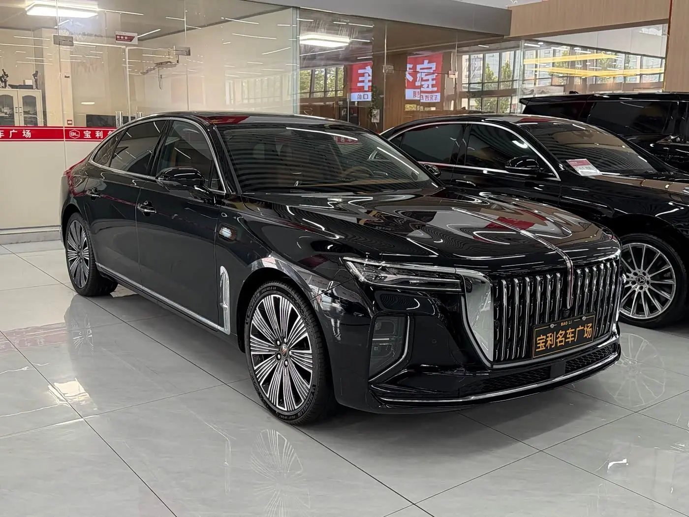 Hongqi H9 2026 — Şəkil 15/20