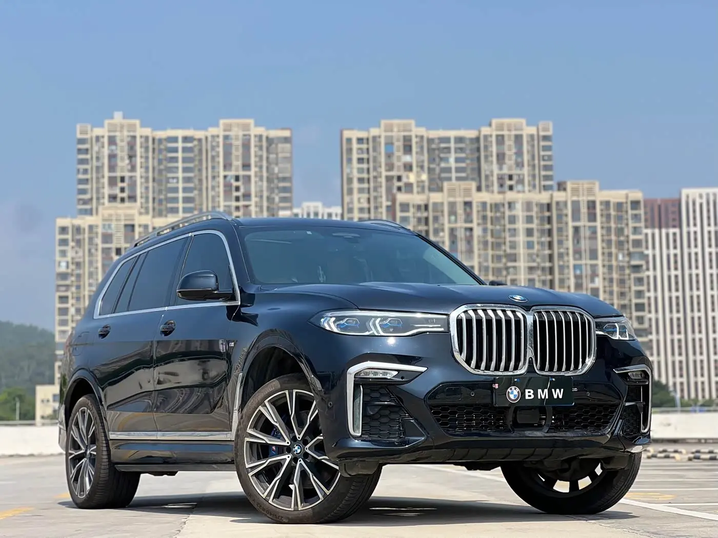 BMW X7 2021 — Фото 3/16