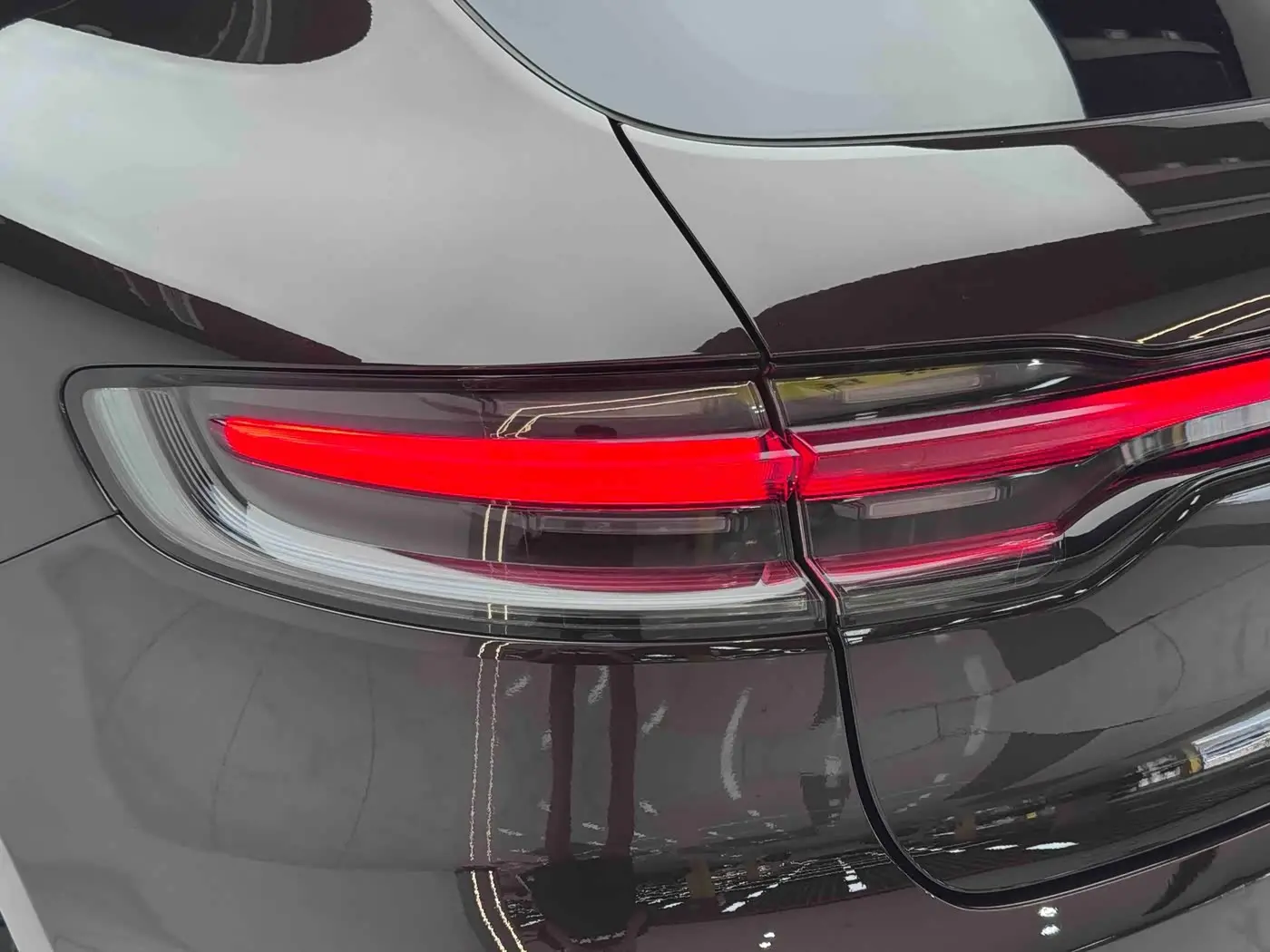 Porsche Macan 2021 — Photo 14/16