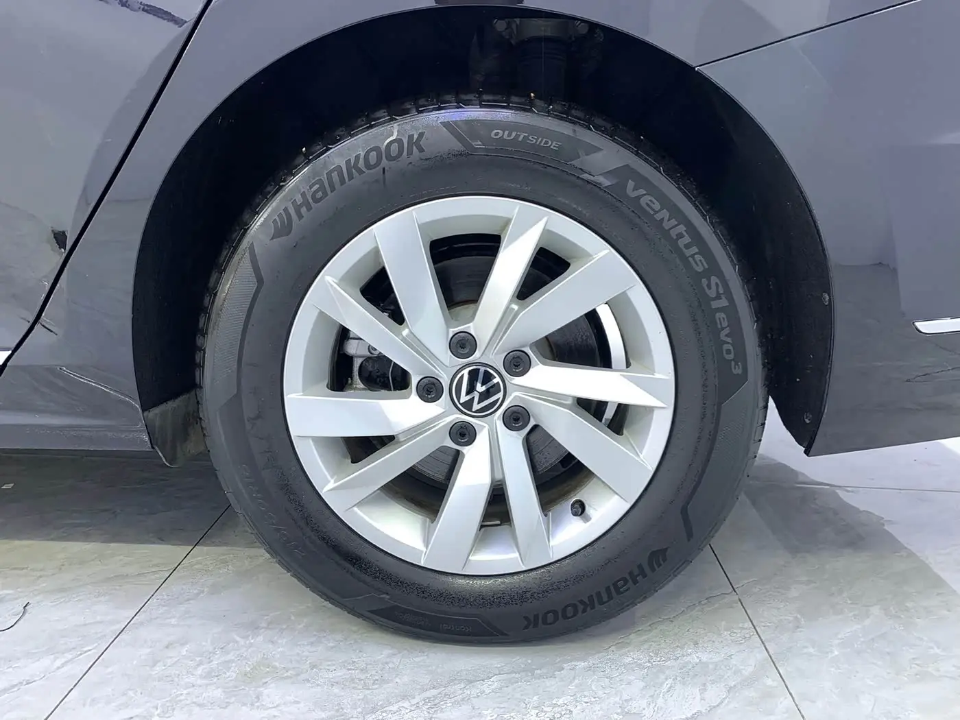 Volkswagen Passat 2022 — Photo 14/20