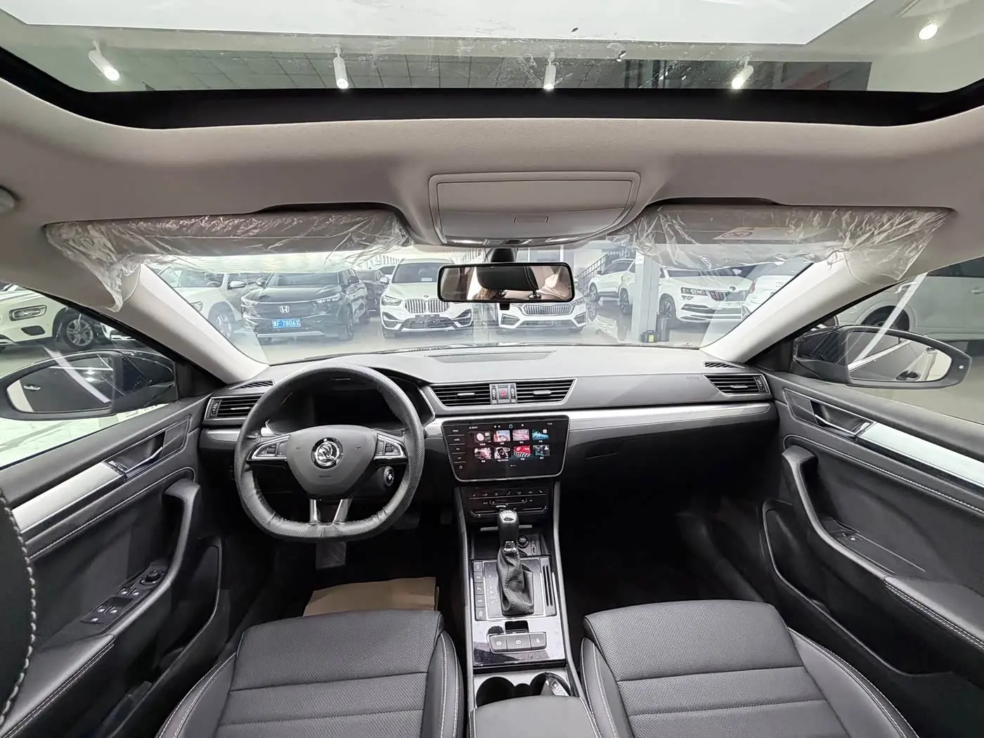 Škoda Superb 2024 — Photo 9/15