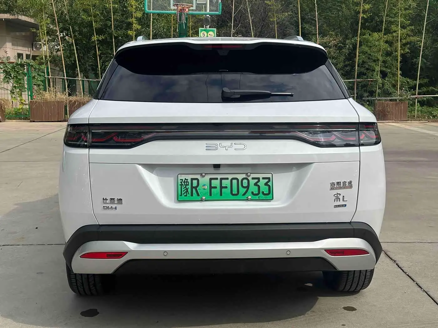 BYD Song L DM-i 2025 — Photo 9/18