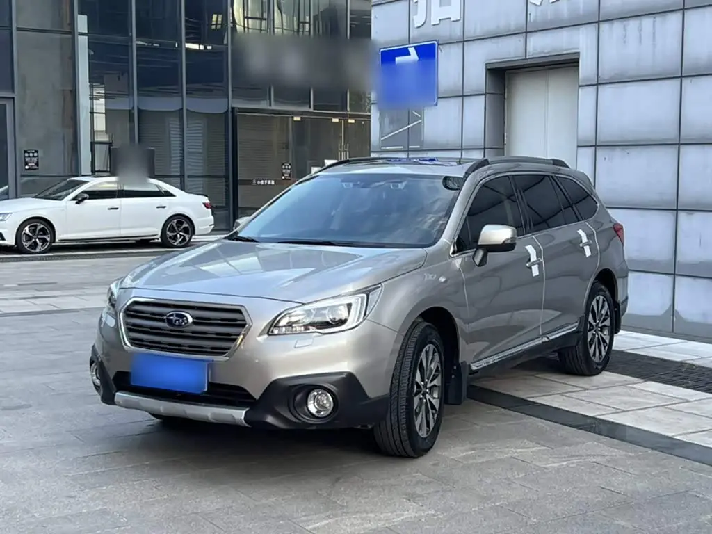 Subaru Outback 2017 — Фото 1/20