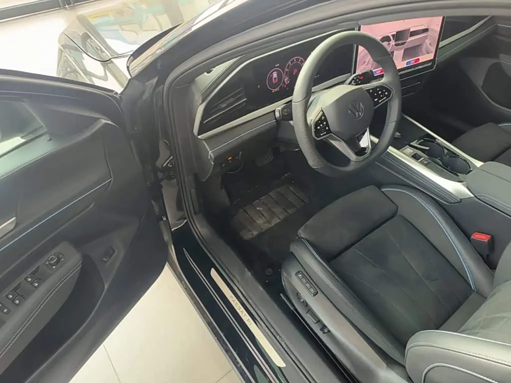 Volkswagen Passat 2025 — ფოტო 16/20
