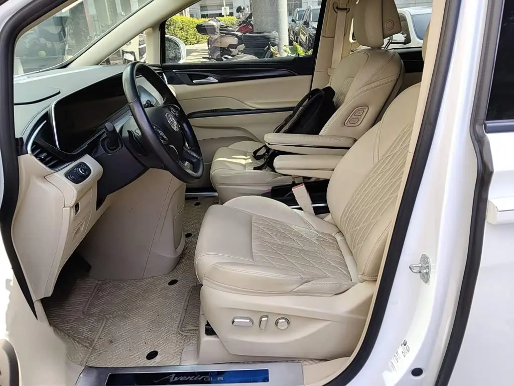 Buick GL8 2022 — Photo 8/20