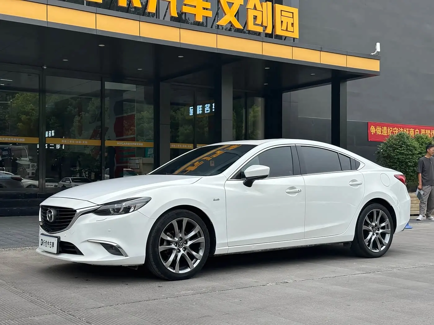 Mazda Atenza 2019 — ფოტო 1/20