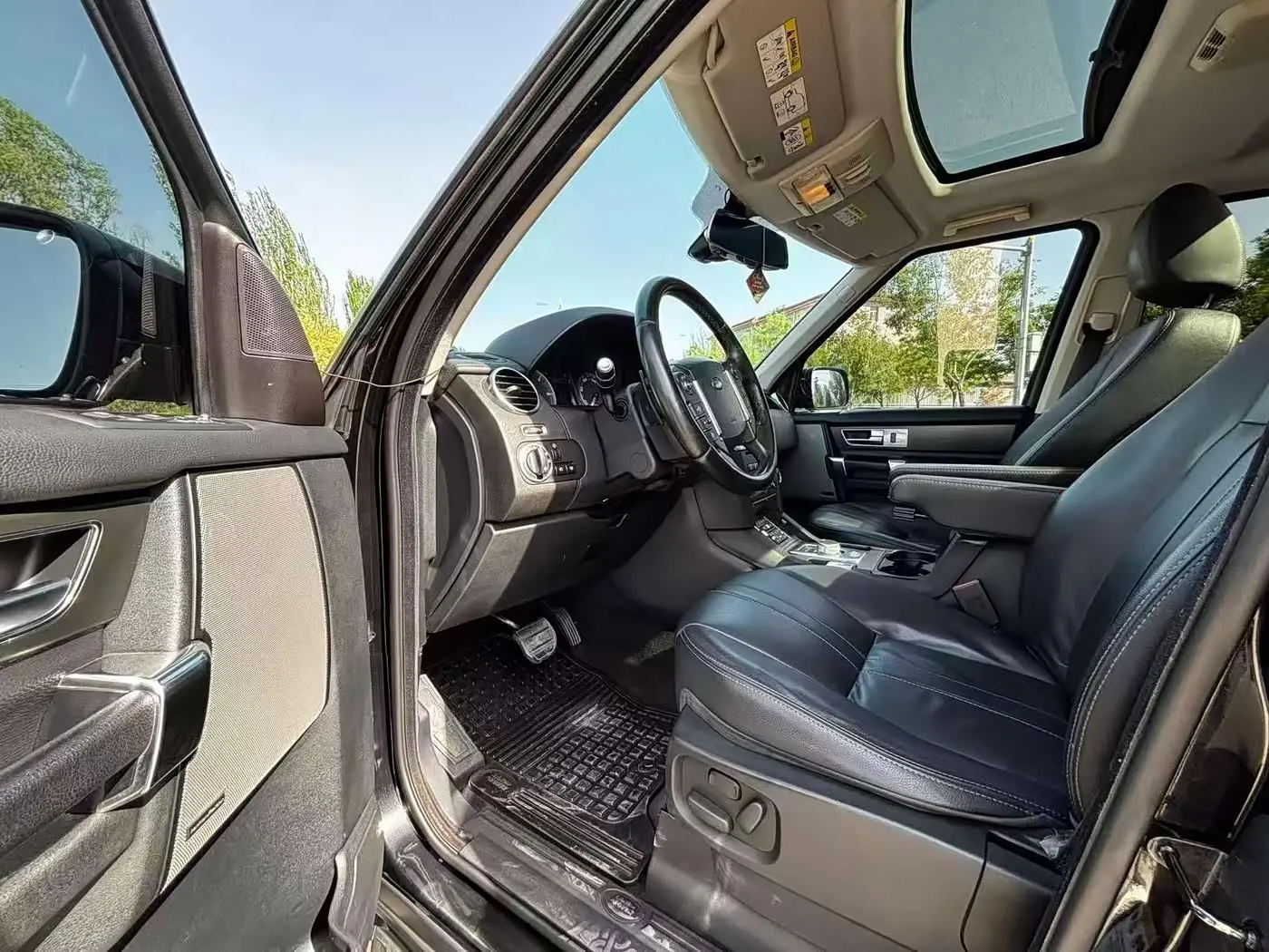 Land Rover Discovery 2014 — Şəkil 4/19