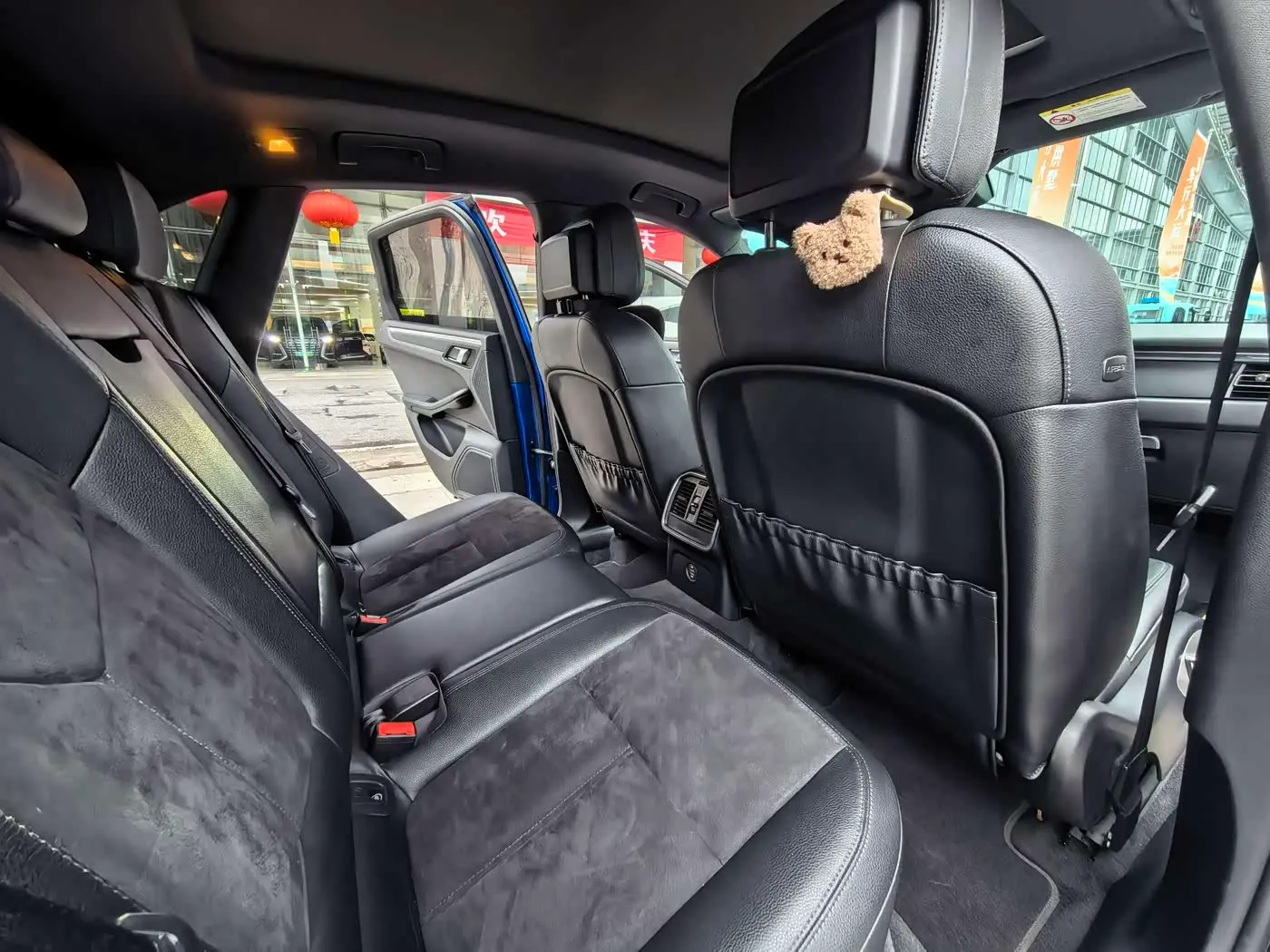 Porsche Macan 2019 — Фото 10/13