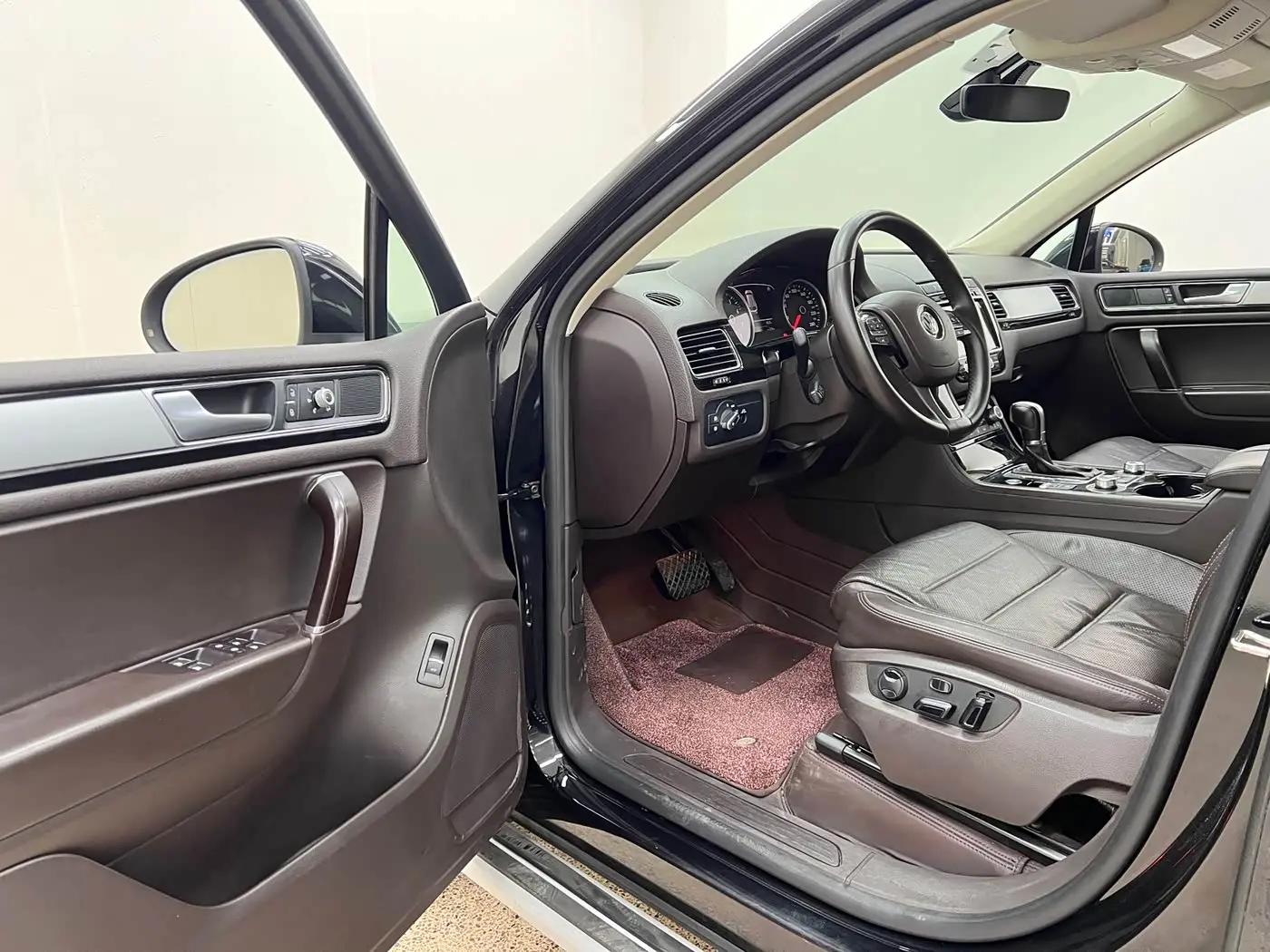 Volkswagen Touareg 2017 — Photo 20/20