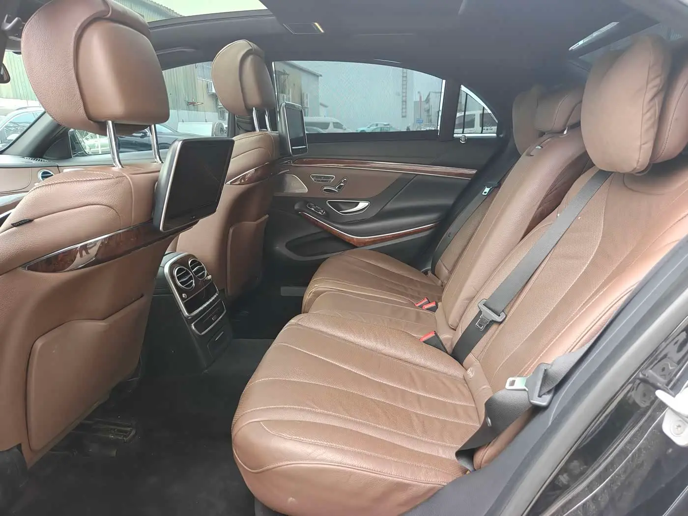 Mercedes-Benz S-Class 2015 — Photo 6/14