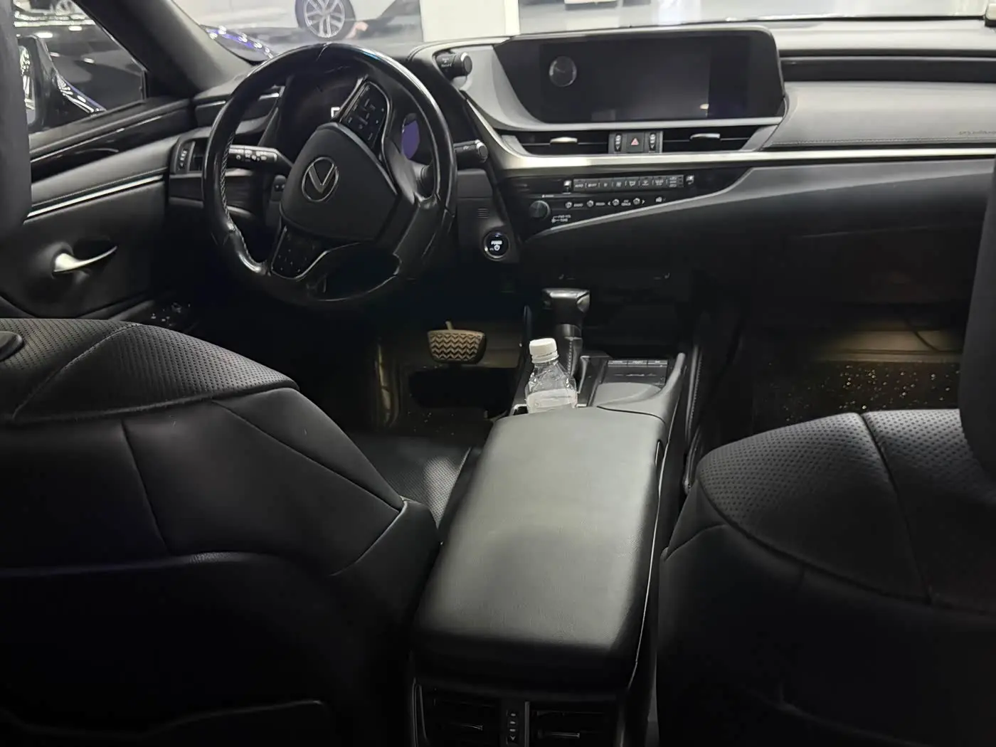 Lexus ES 2019 — Şəkil 7/15