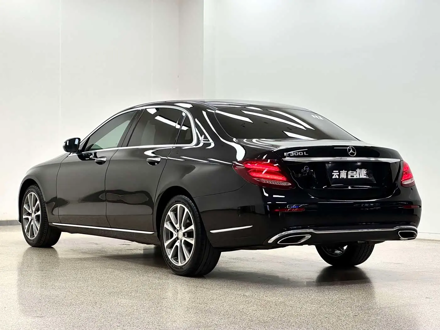 Mercedes-Benz E-Class 2016 — Фото 5/20