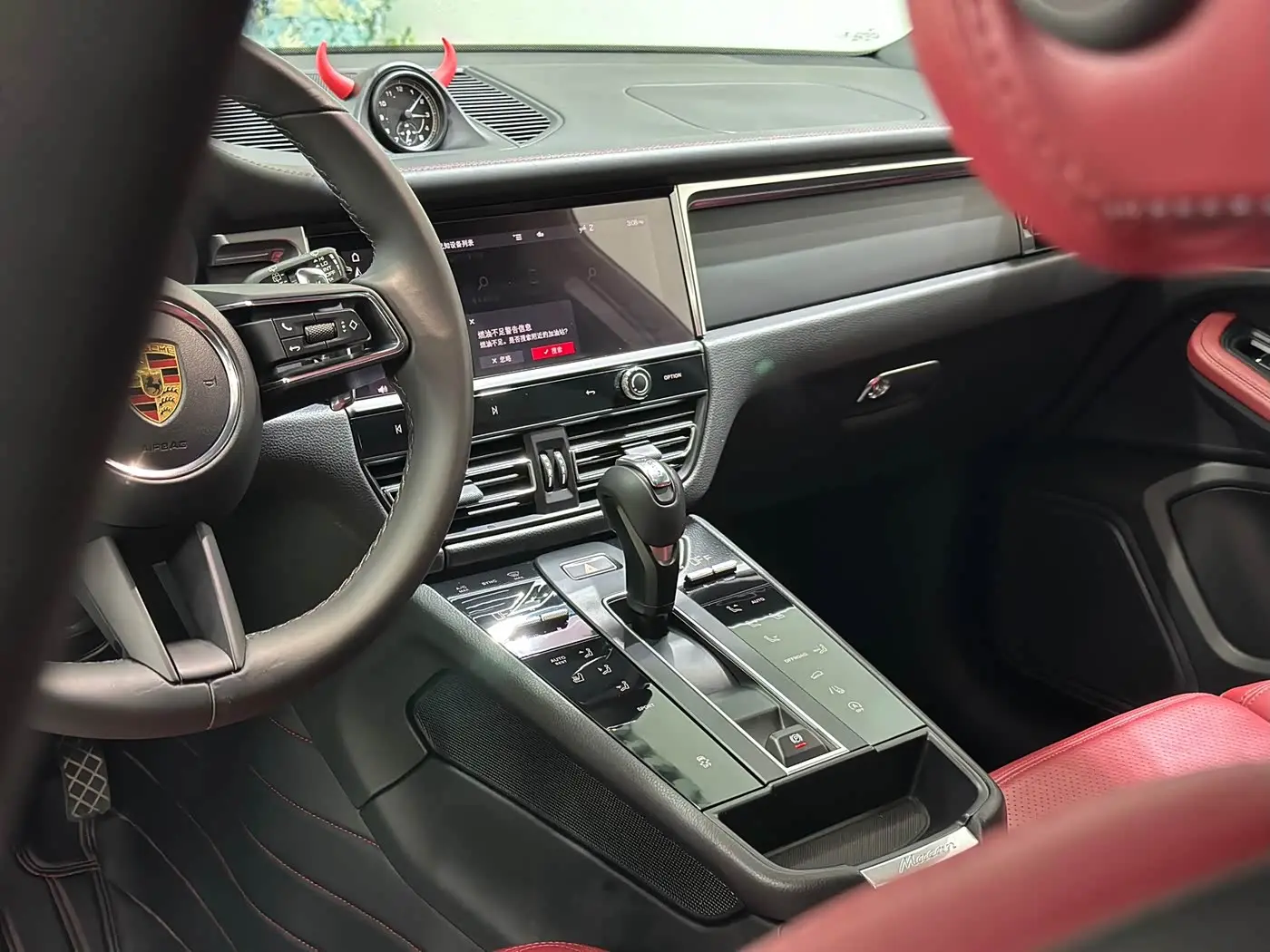 Porsche Macan 2022 — Photo 20/20