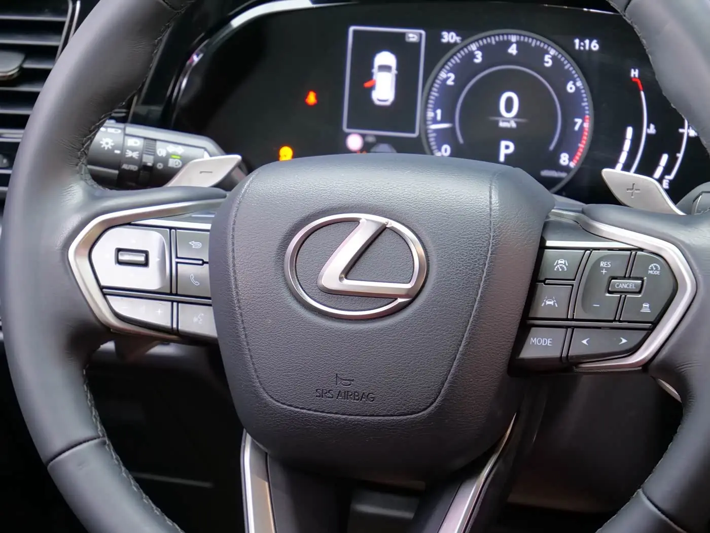 Lexus NX 2023 — Photo 14/18