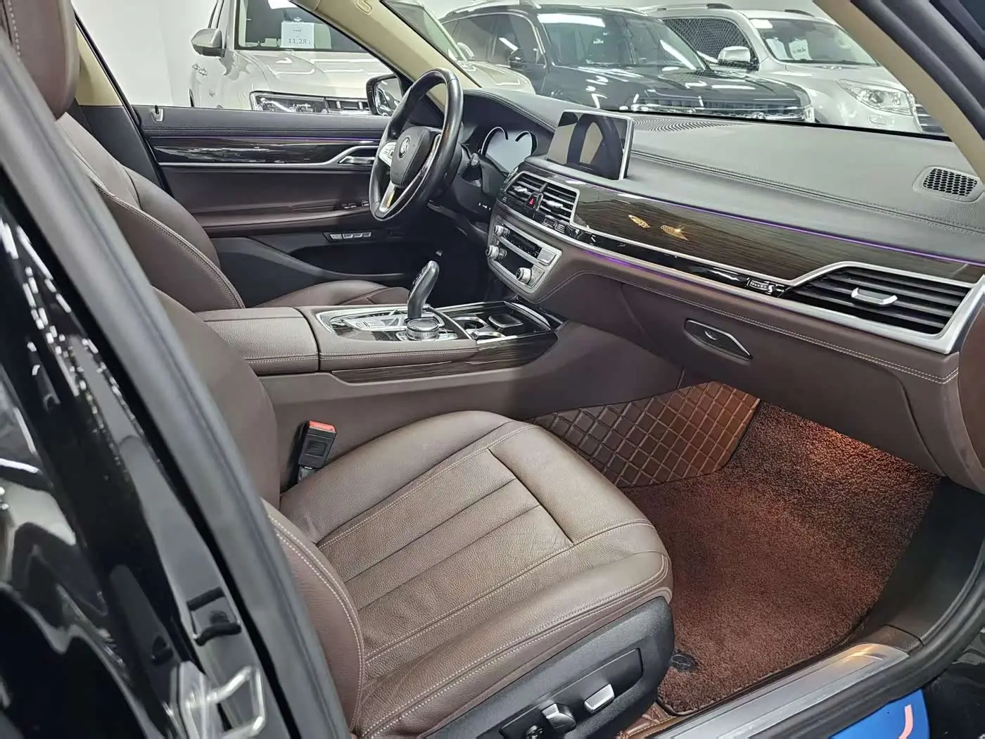 BMW 7 Series 2017 — Şəkil 15/19