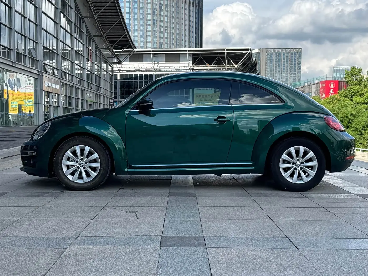 Volkswagen Beetle 2018 — Фото 5/20