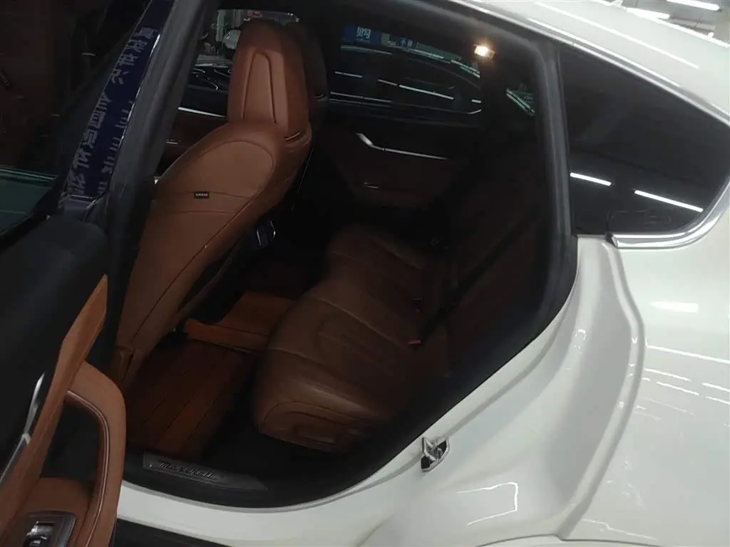 Maserati Levante 2017 — Şəkil 14/20