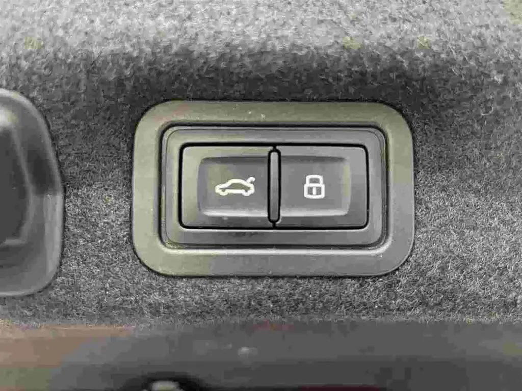 Audi A7L 2023 — Photo 13/13