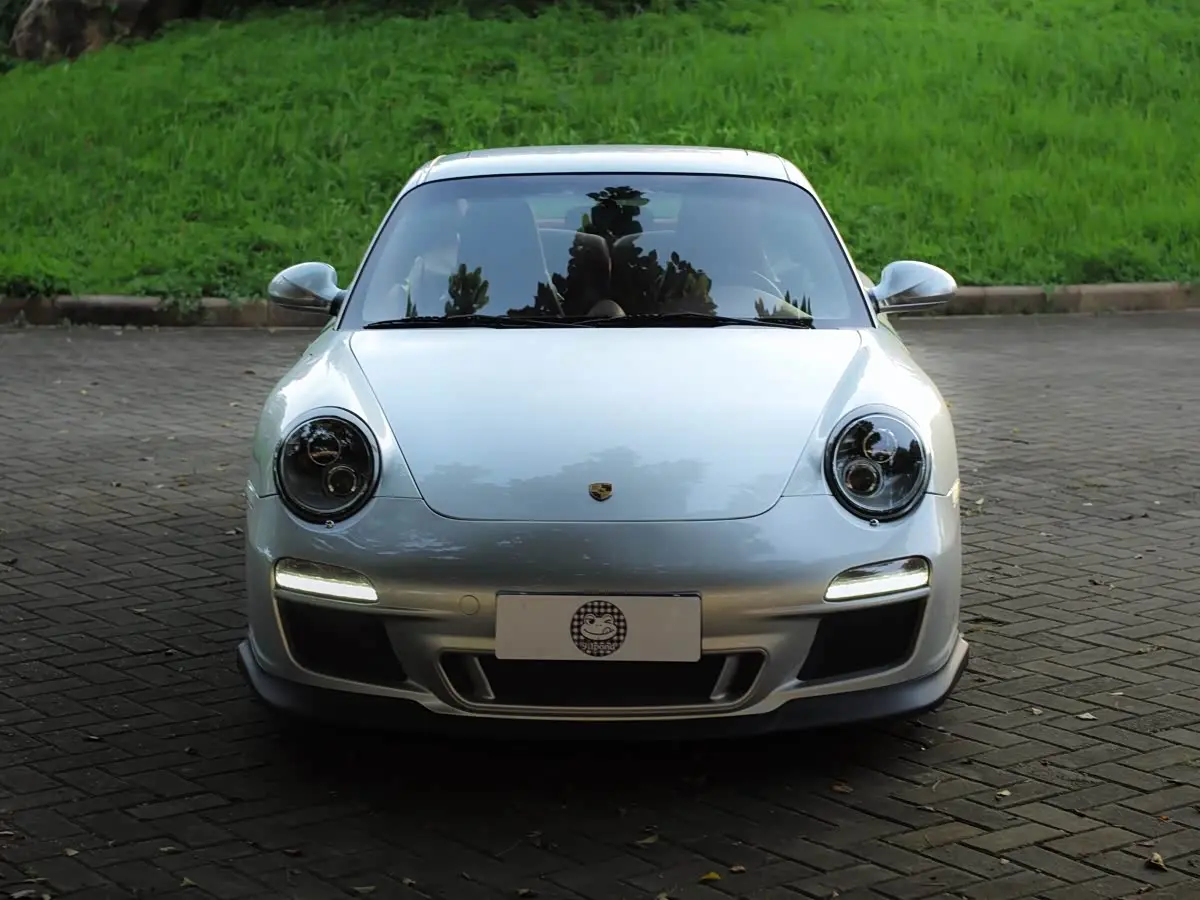 Porsche 911 2009 — Photo 2/11