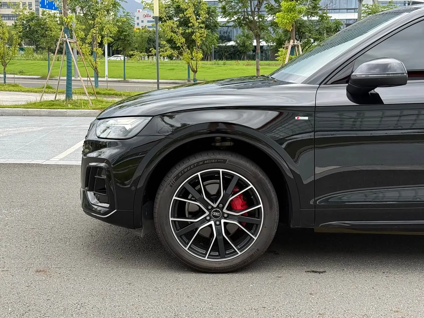 Audi Q5L 2024 — Photo 4/18