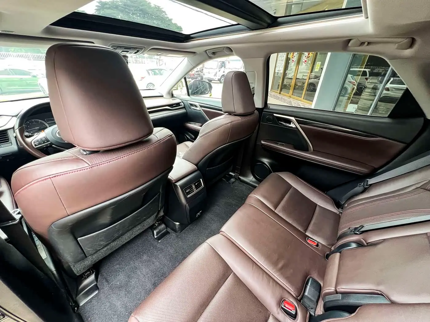 Lexus RX 2020 — Photo 10/14