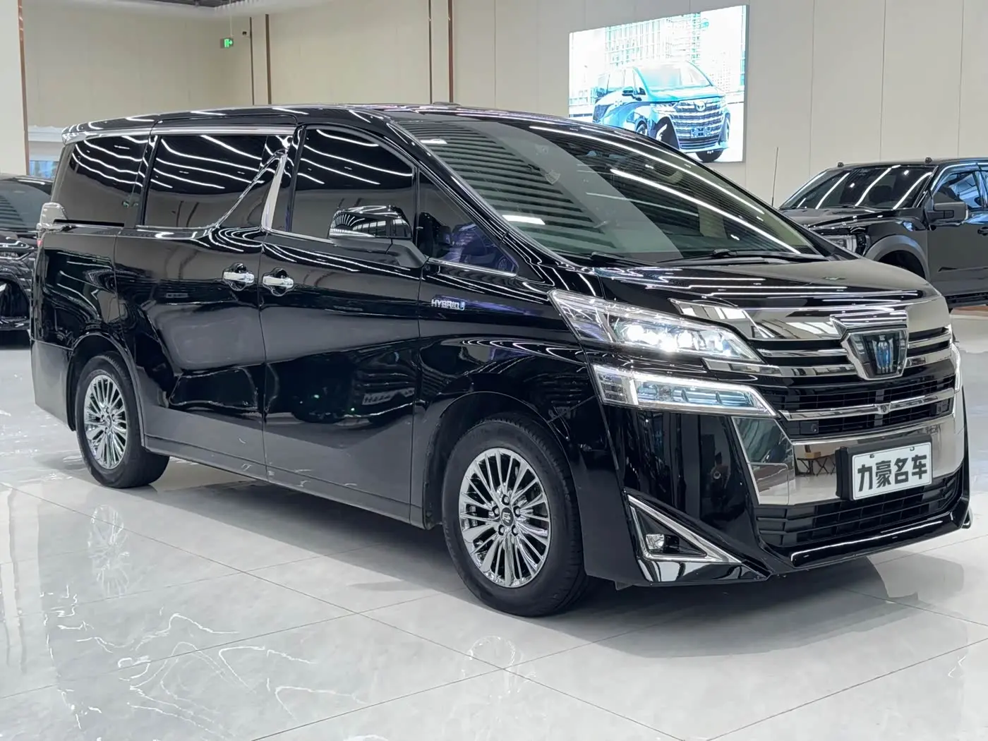 Toyota Vellfire 2021 — Photo 3/12