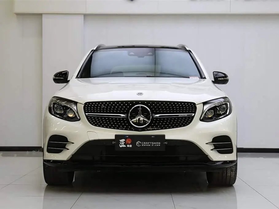 Mercedes-Benz GLC AMG 2018 — Photo 19/20