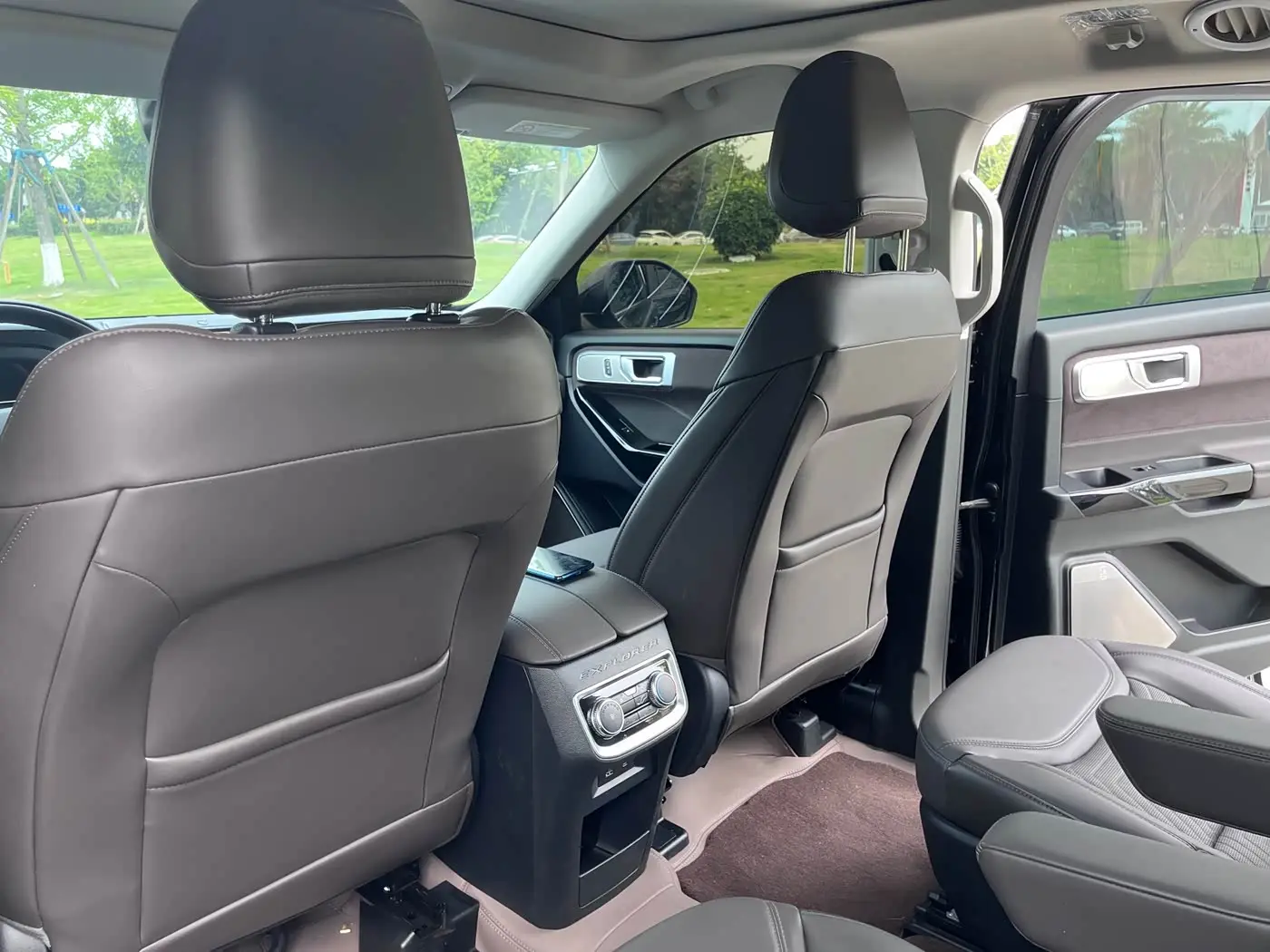Ford Explorer 2025 — Фото 9/18