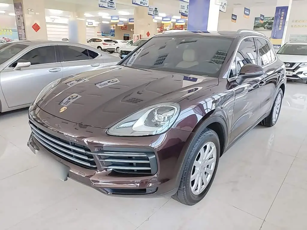Porsche Cayenne 2019 — Photo 1/20
