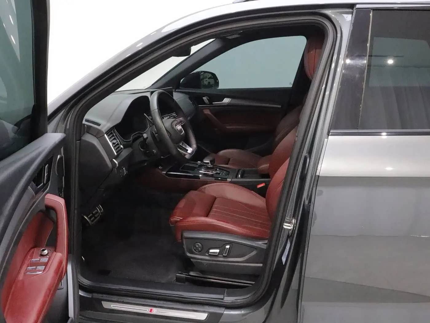 Audi Q5L 2024 — Şəkil 11/20