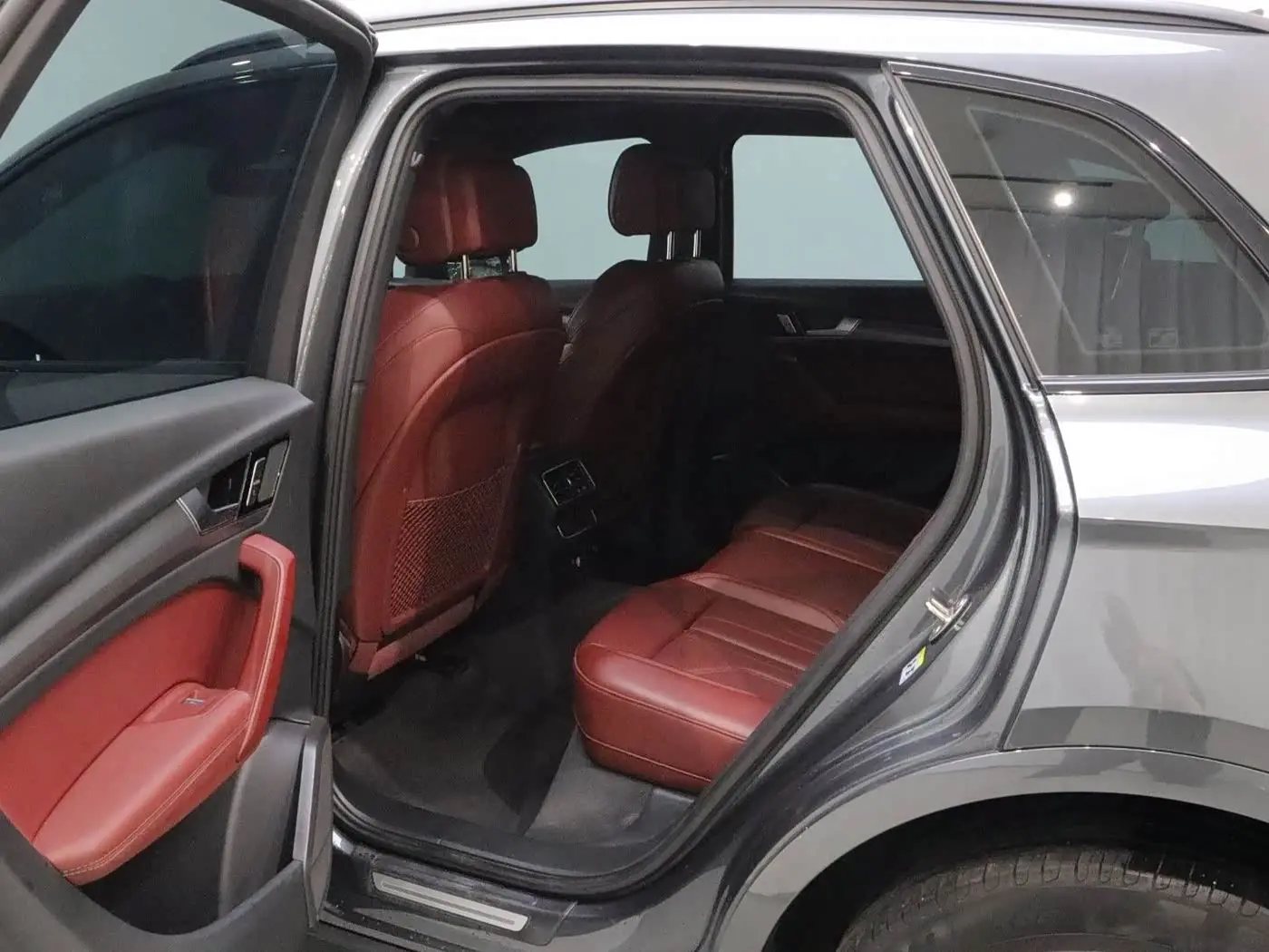 Audi Q5L 2024 — Şəkil 12/20