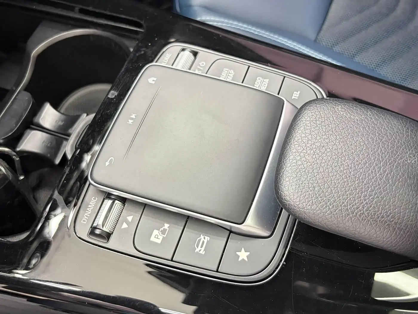 Mercedes-Benz A-Class 2022 — Фото 15/20