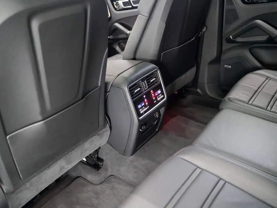 Porsche Cayenne 2018 — Фото 15/20