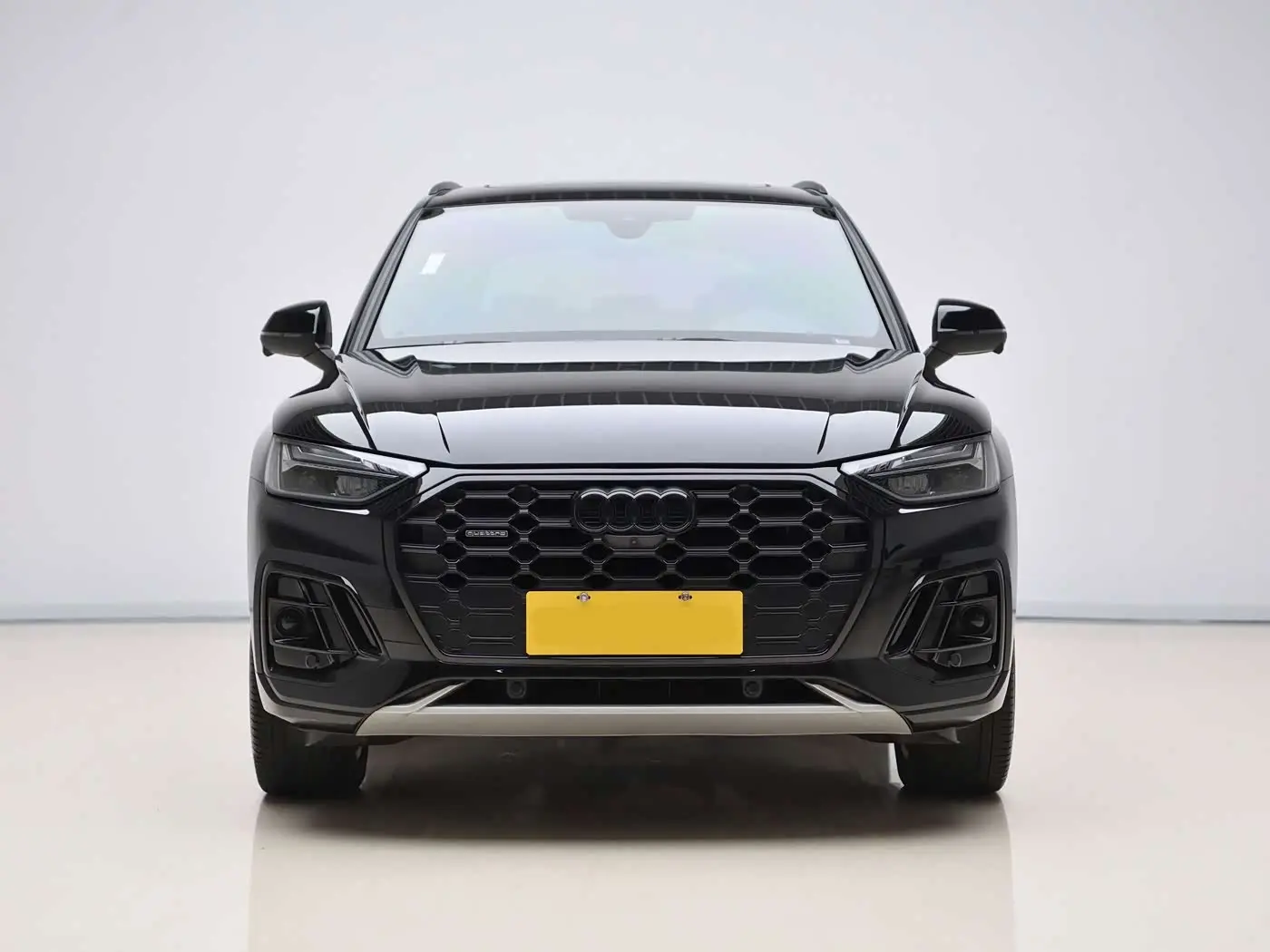 Audi Q5L 2023 — Фото 2/20