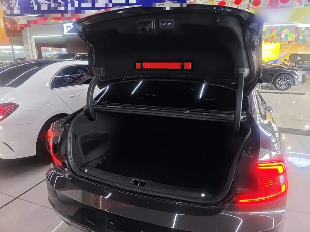Volvo S90 2022 — Photo 9/20