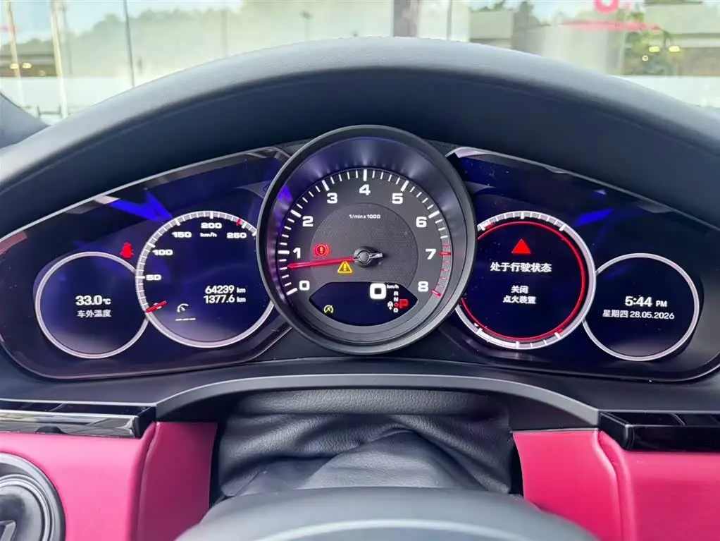 Porsche Cayenne 2022 — ფოტო 9/11