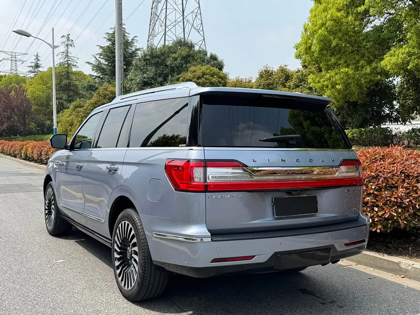 Lincoln Navigator 2022 — Şəkil 4/17