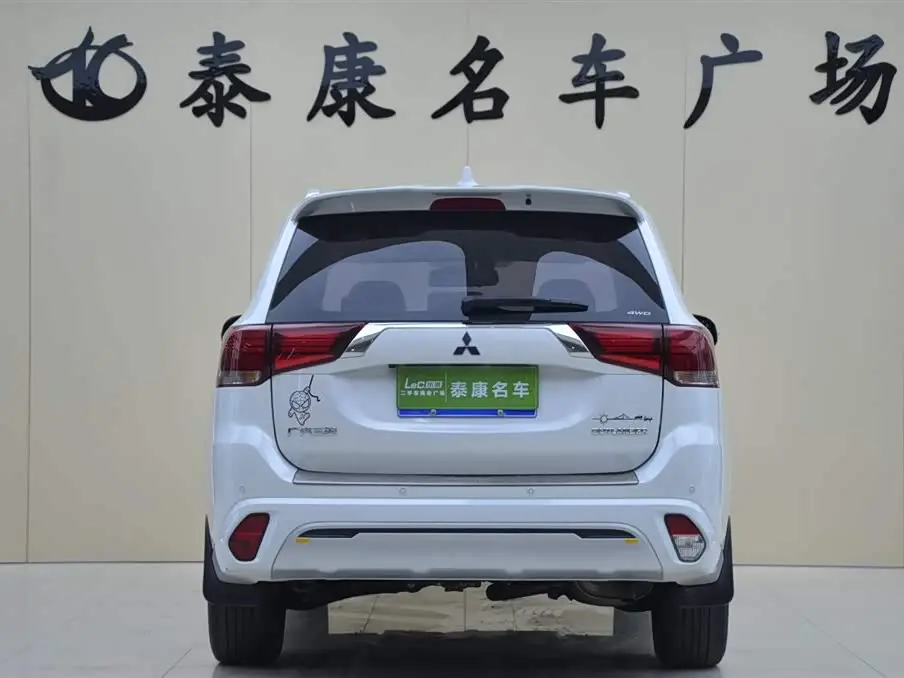 Mitsubishi Outlander 2022 — Şəkil 3/16