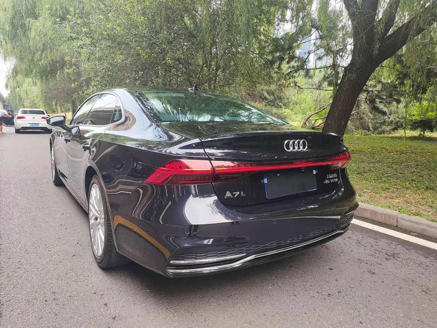 Audi A7L 2024 — Photo 7/15