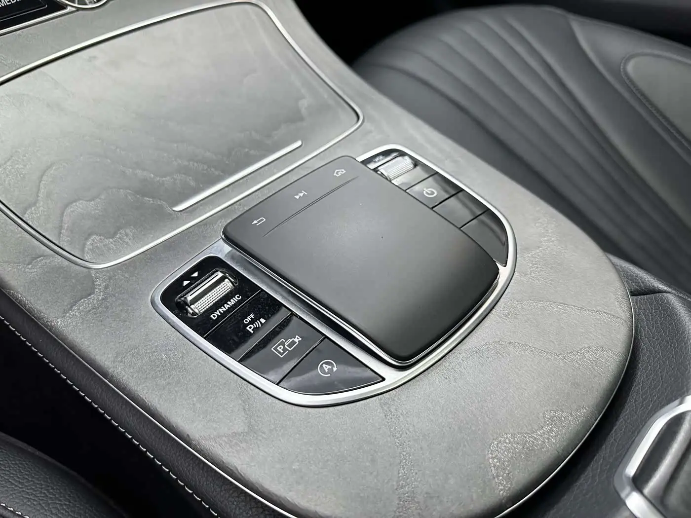 Mercedes-Benz CLS 2020 — Фото 19/20