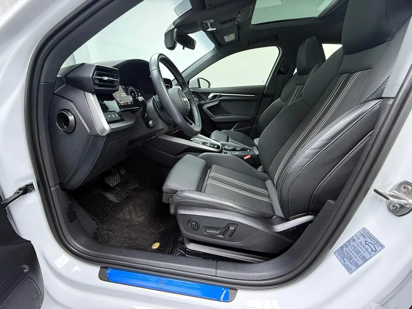 Audi A3 2023 — Photo 8/16