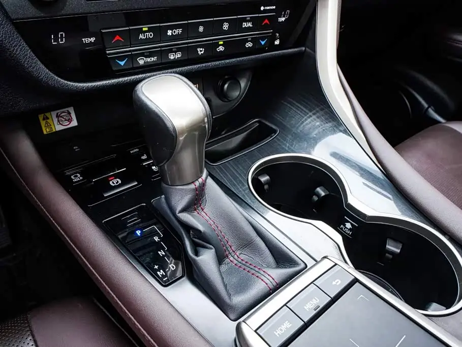 Lexus RX 2022 — Photo 13/20