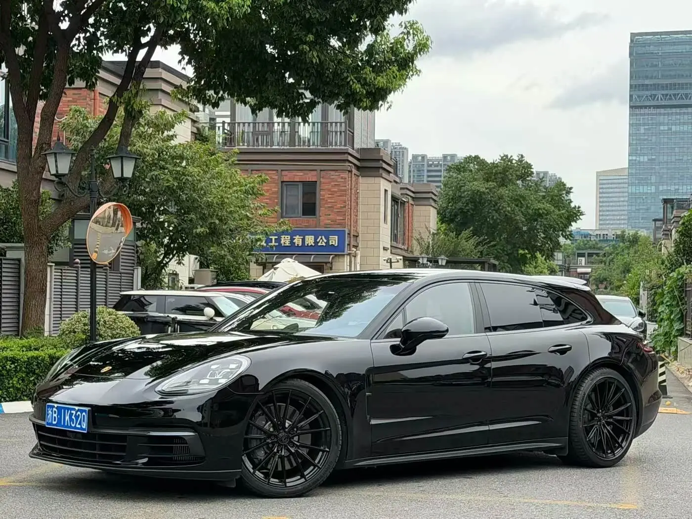 Porsche Panamera 2019 — Photo 2/9