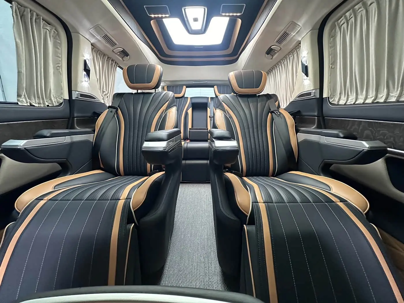 Mercedes-Benz V-Class 2023 — Şəkil 11/18