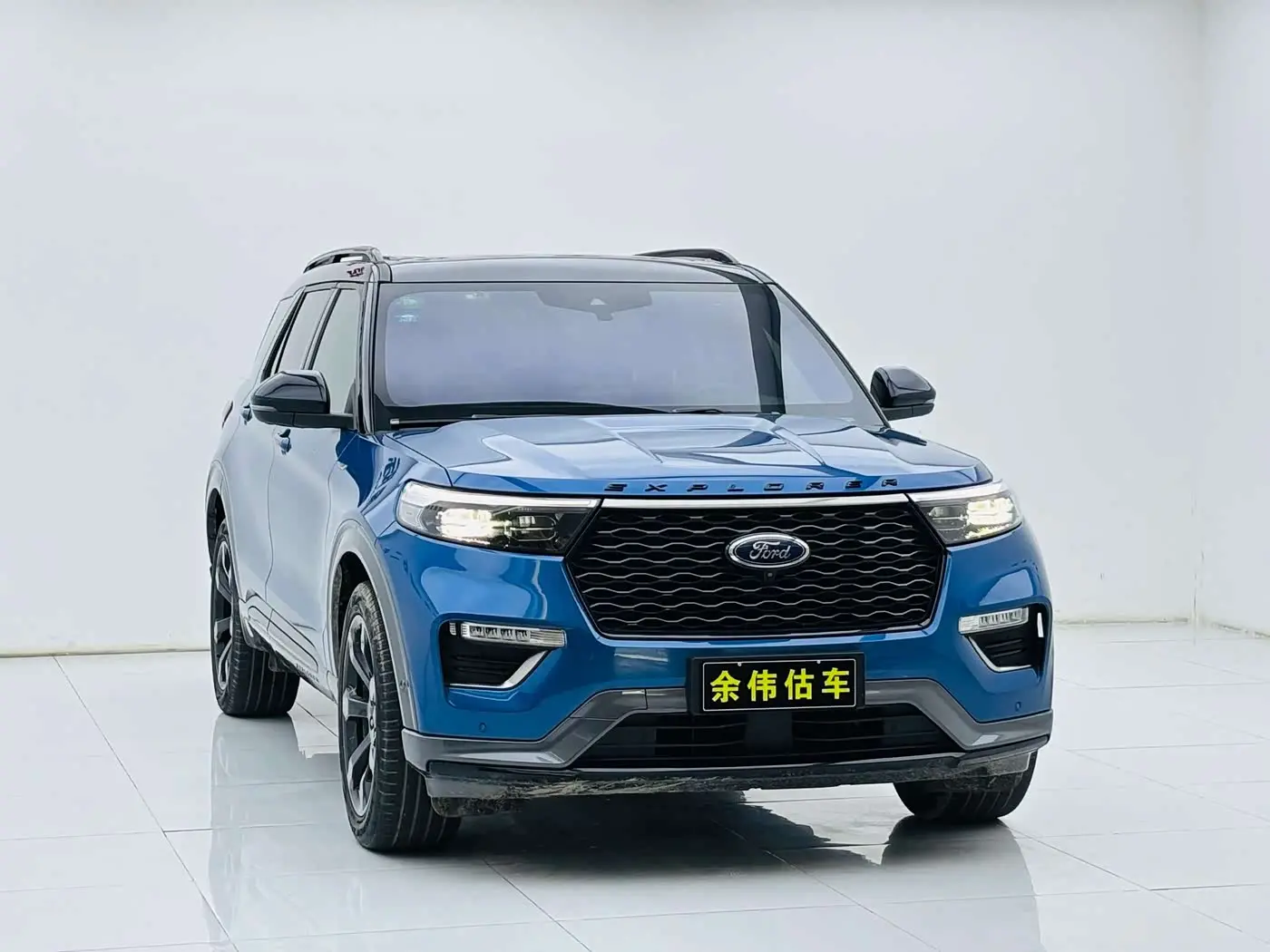 Ford Explorer 2020 — Фото 3/19