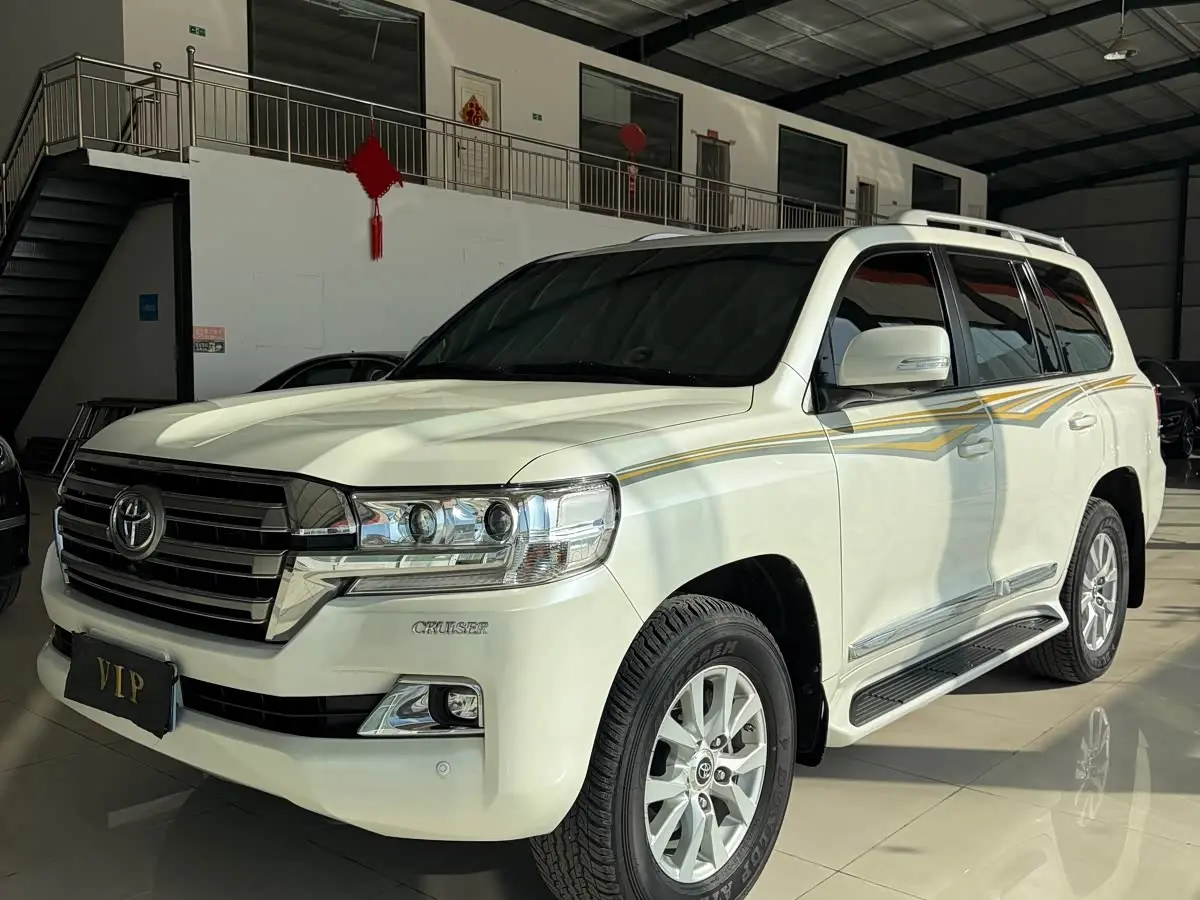 Toyota Land Cruiser 2017 — Şəkil 3/9