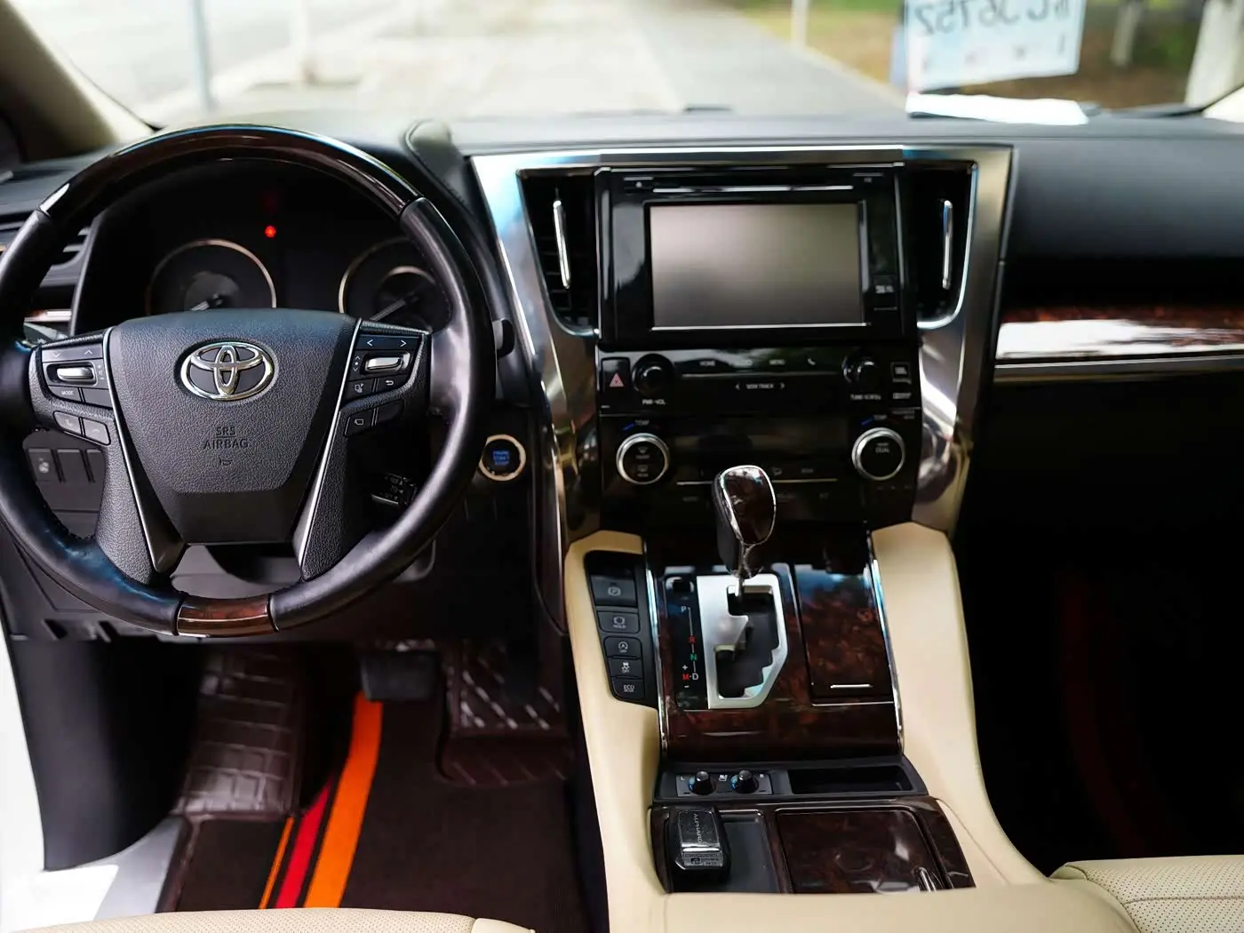 Toyota Alphard 2018 — Şəkil 6/9