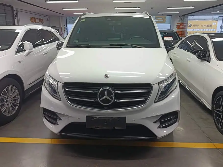 Mercedes-Benz V-Class 2021 — Photo 2/16