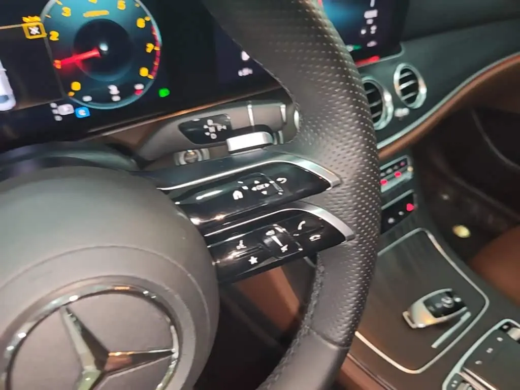 Mercedes-Benz E-Class 2023 — Фото 14/20