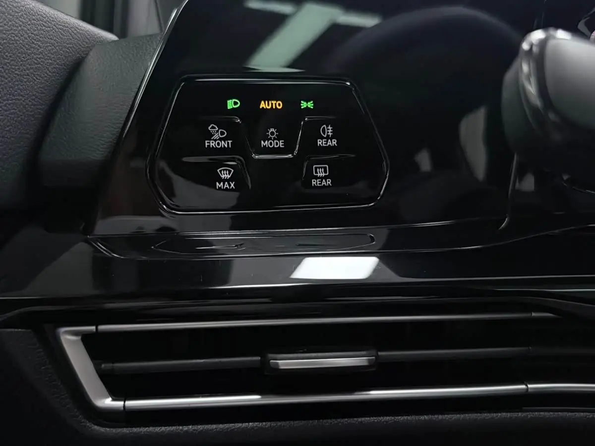 Volkswagen Golf 2022 — Photo 15/19